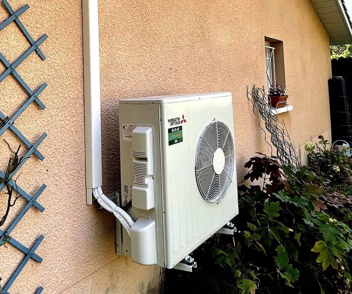 installation d'un climatiseur reversible mitsubishi à Merignac 33700