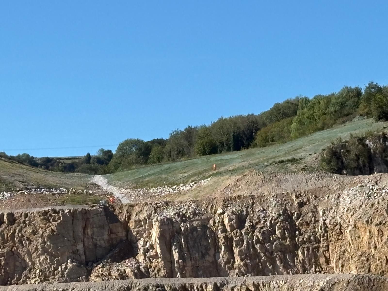 Hydroseeding on quarry bench slopes
