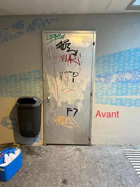 Nettoyage de graffiti avant