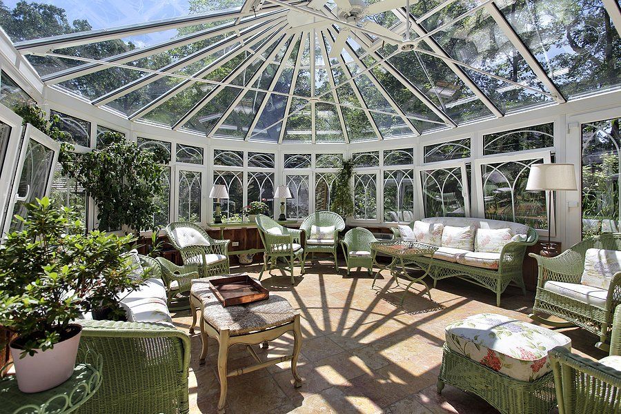 sunroom with table and chairs