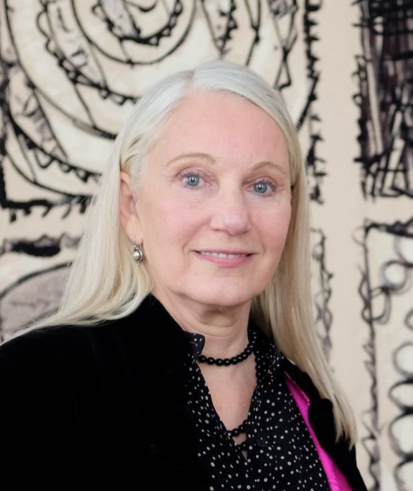 A headshot image of Leslie Hawke