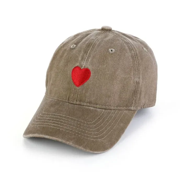 Pet met hartje khaki