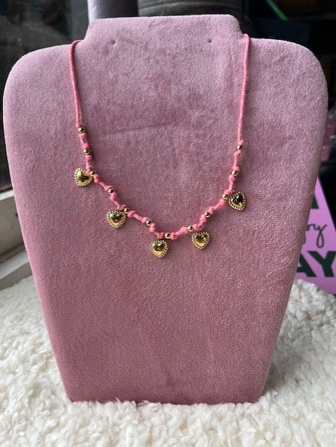 Roze hartjes bedelketting