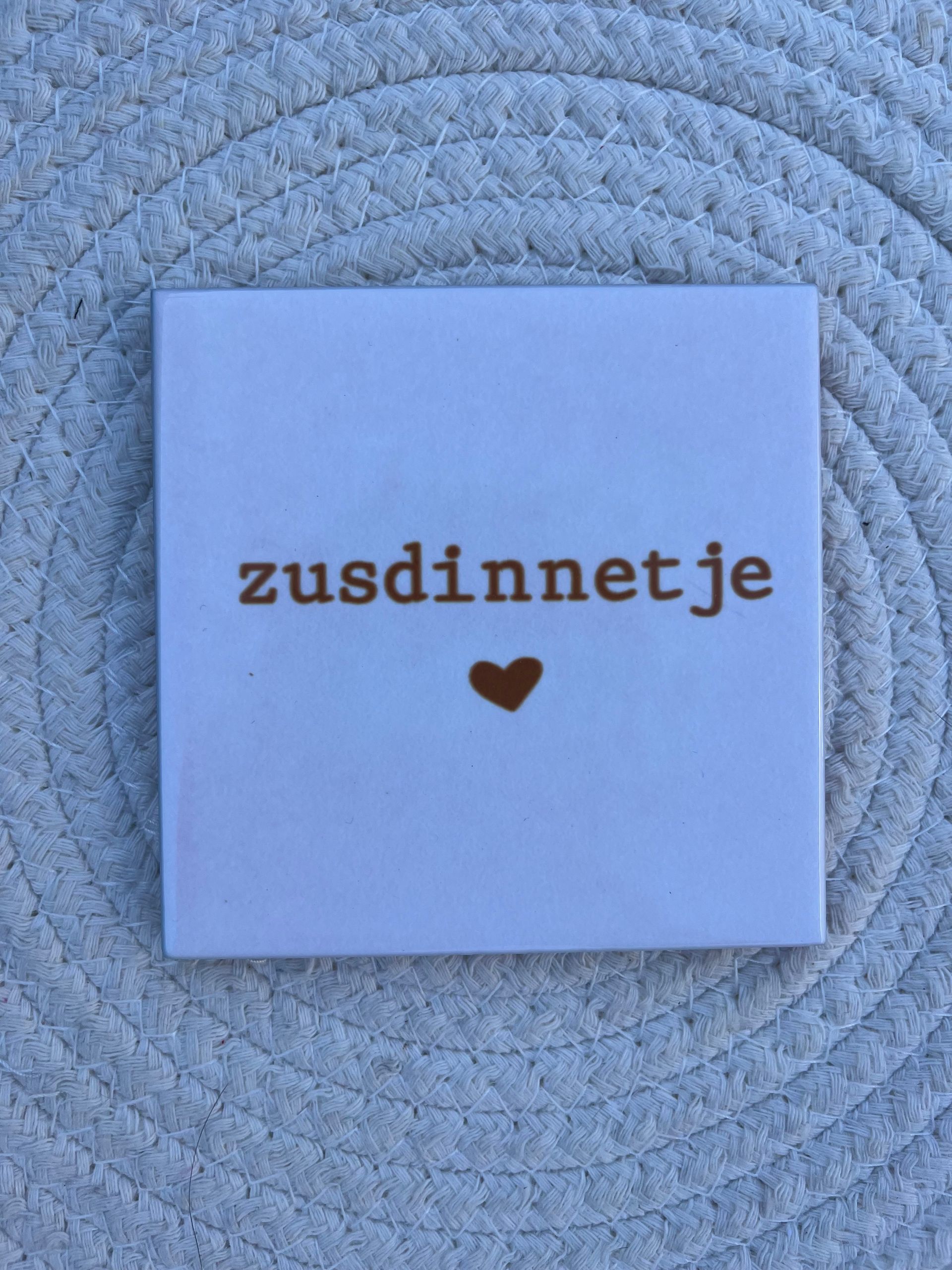 Tegeltje zusdinnetje beige