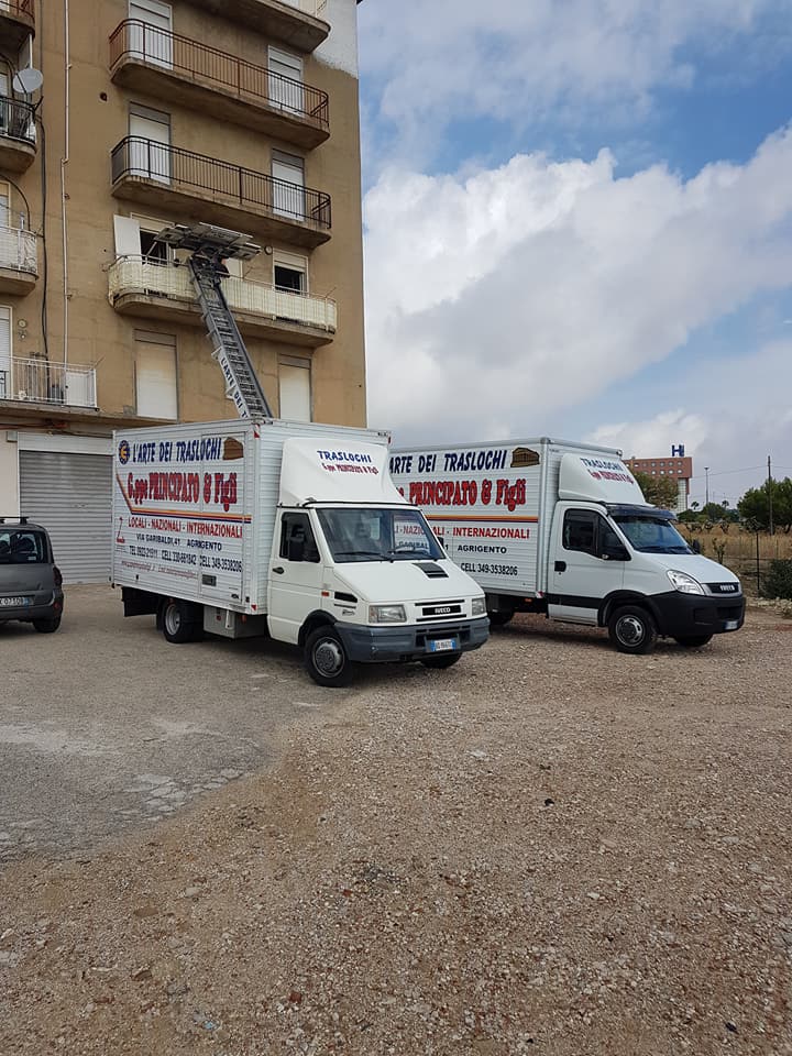 Moderno parco macchine ditta di traslochi Principato