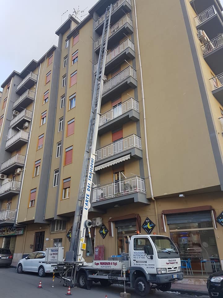 Trasloco abitazione con autoscale