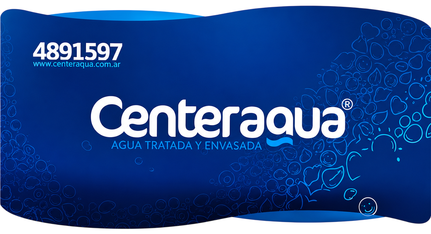 Etiqueta de agua embotellada Centeragua sobre fondo azul con logotipo blanco y gráficos de salpicaduras.