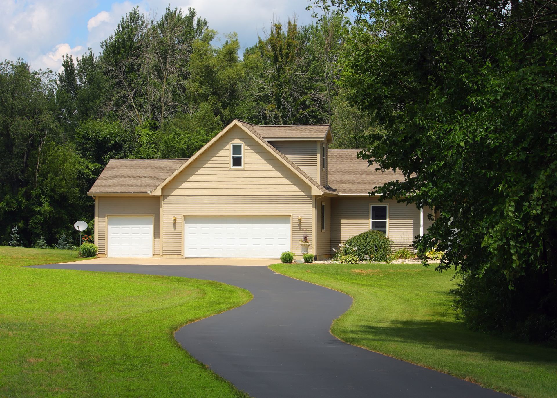 A House With Two Garage Doors | Middletown, OH | Affordable Paving Company