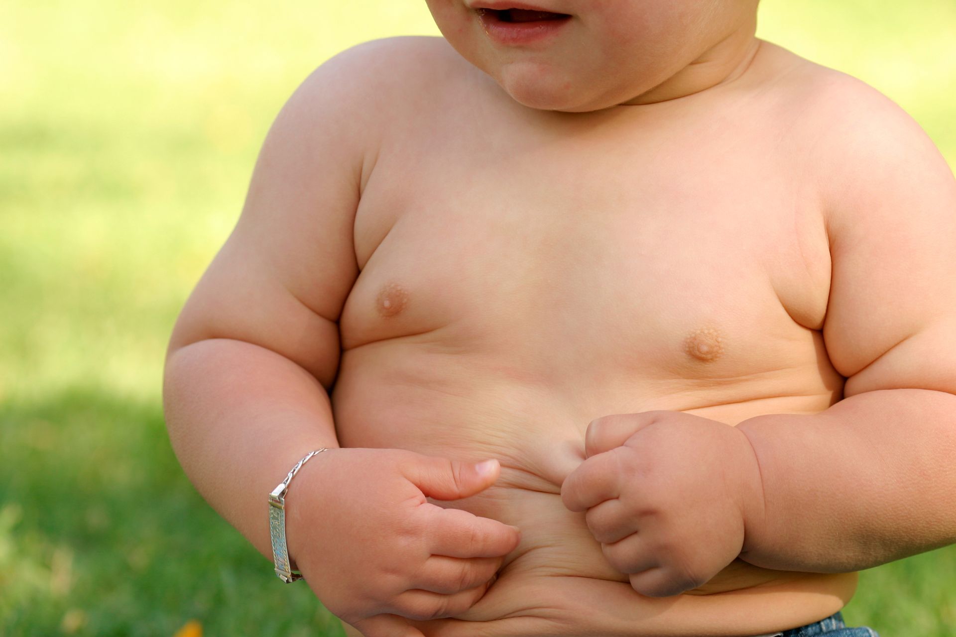 bambino in sovrappeso