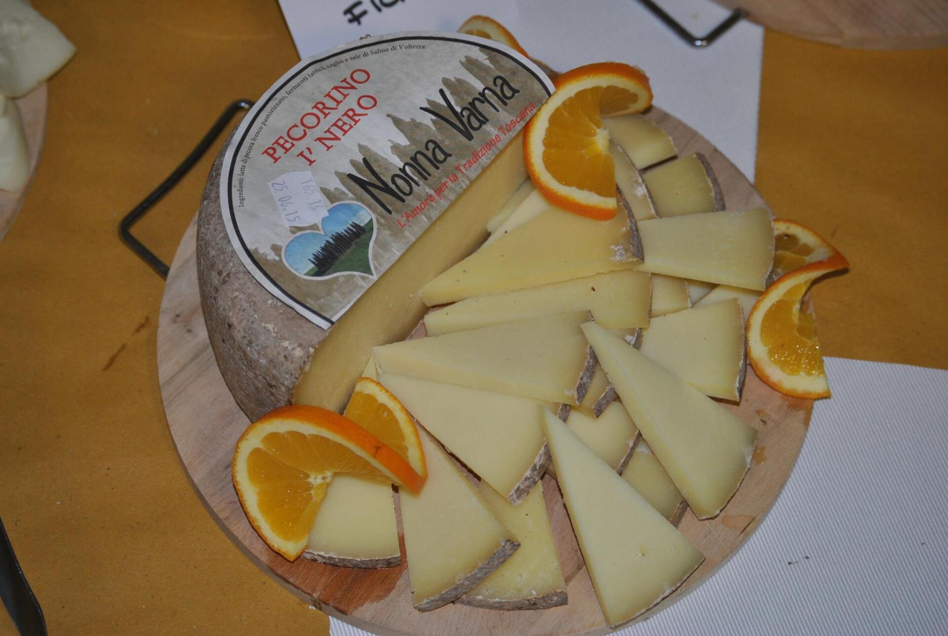 Pecorino toscano