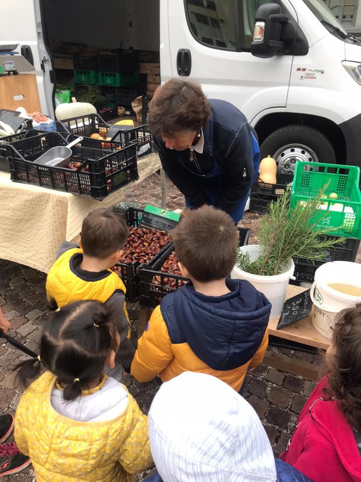 bambini al mercato