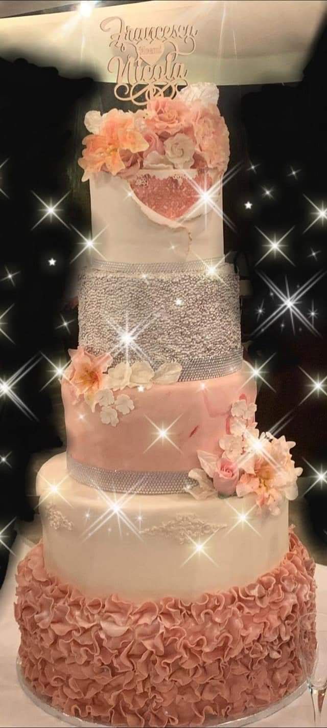 vetrina con dolci artigianali