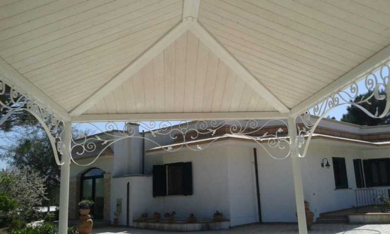 Struttura in ferro battuto per gazebo da esterni