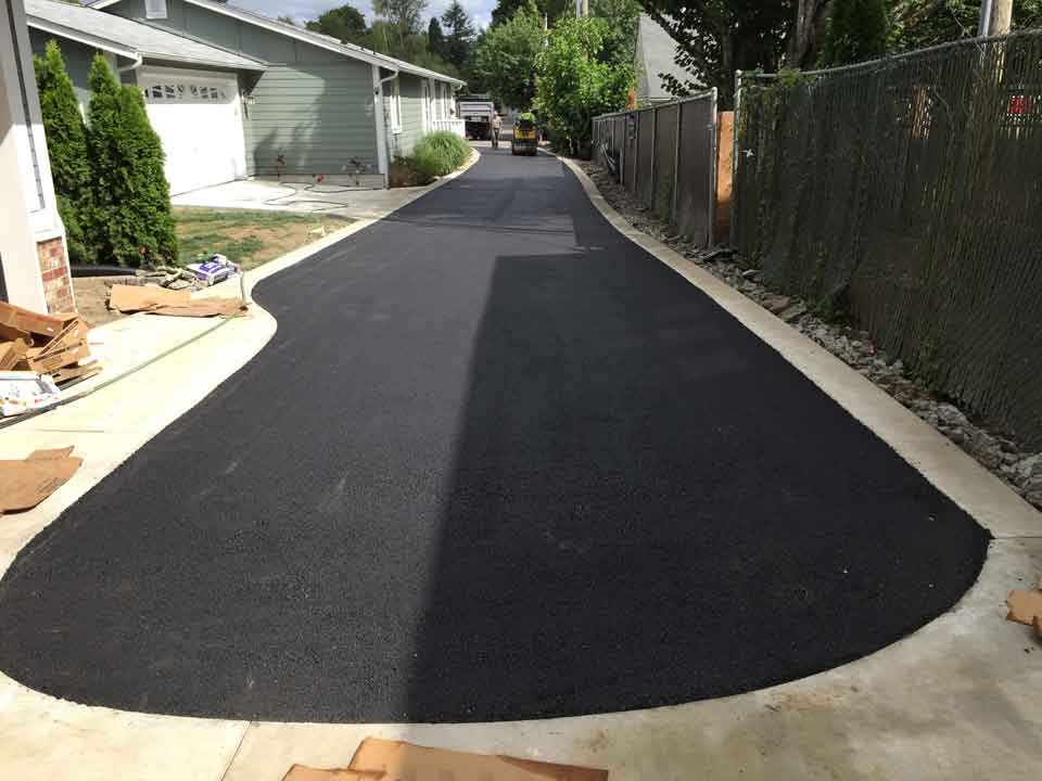 New Asphalt Road – Acme Paving & Seal Coating, Inc. – Kent, WA