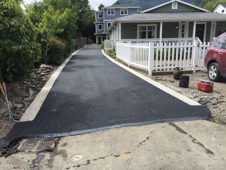 Residential Driveway – Acme Paving & Seal Coating, Inc. – Kent, WA