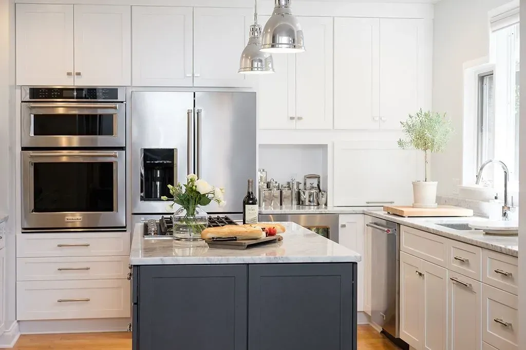 Countertop Overhang Dimensions | Luxury Kitchen Design in Hudson & Akron