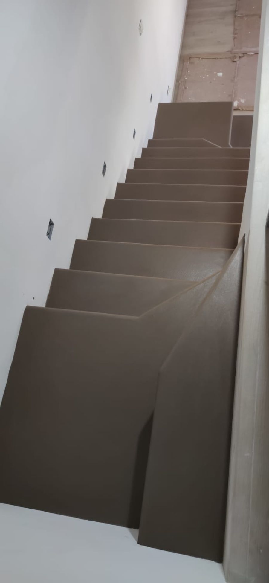 scale in legno e resina su misura