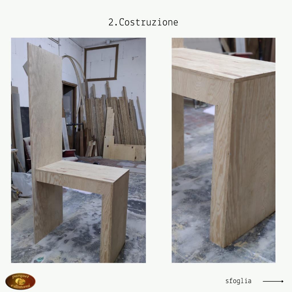 Un'immagine di una sedia di legno e un'immagine di un tavolo di legno