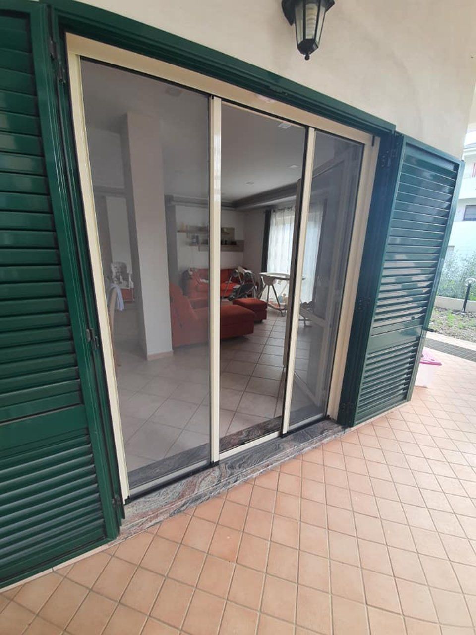 Zanzariera scorrevole per portafinestra