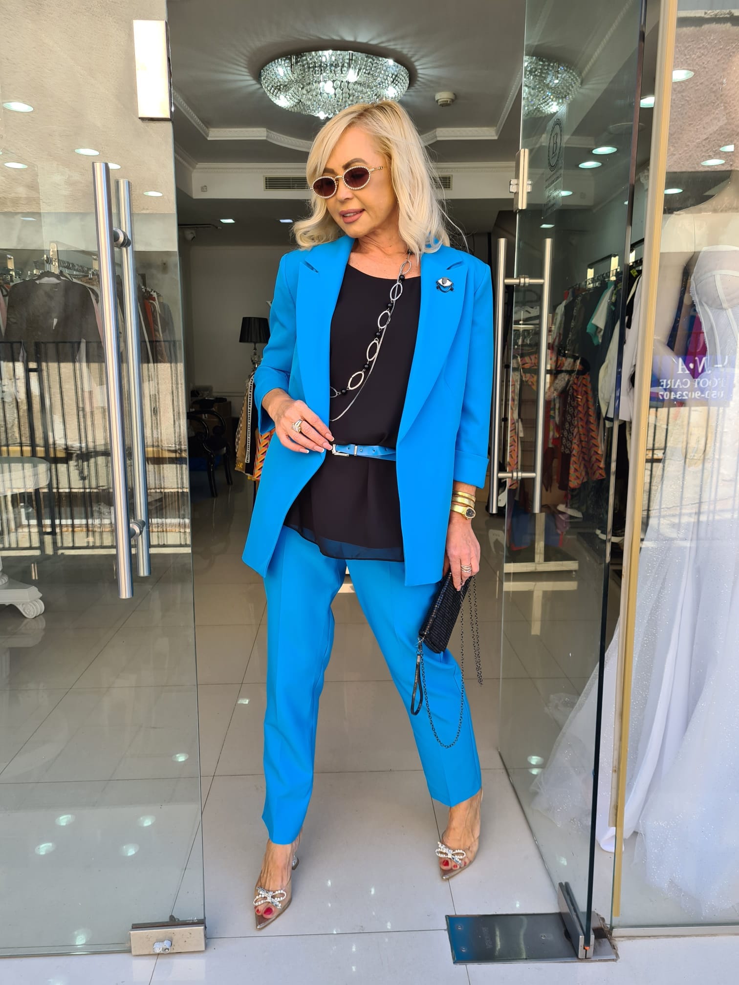 בוטיק בגדי מעצבים