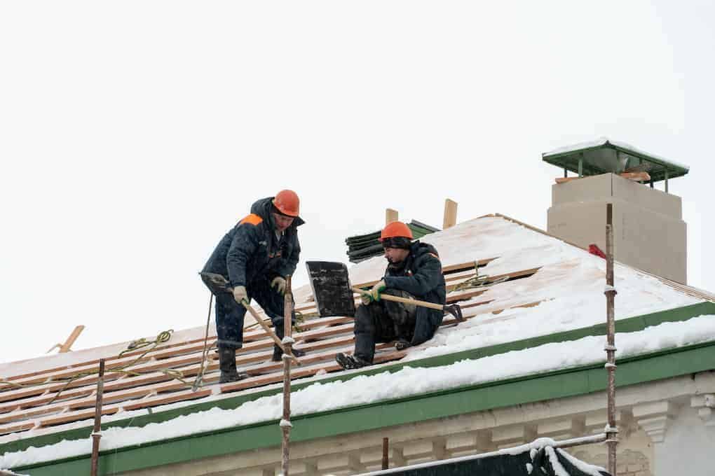 Challenges of Winter Roof Installation
