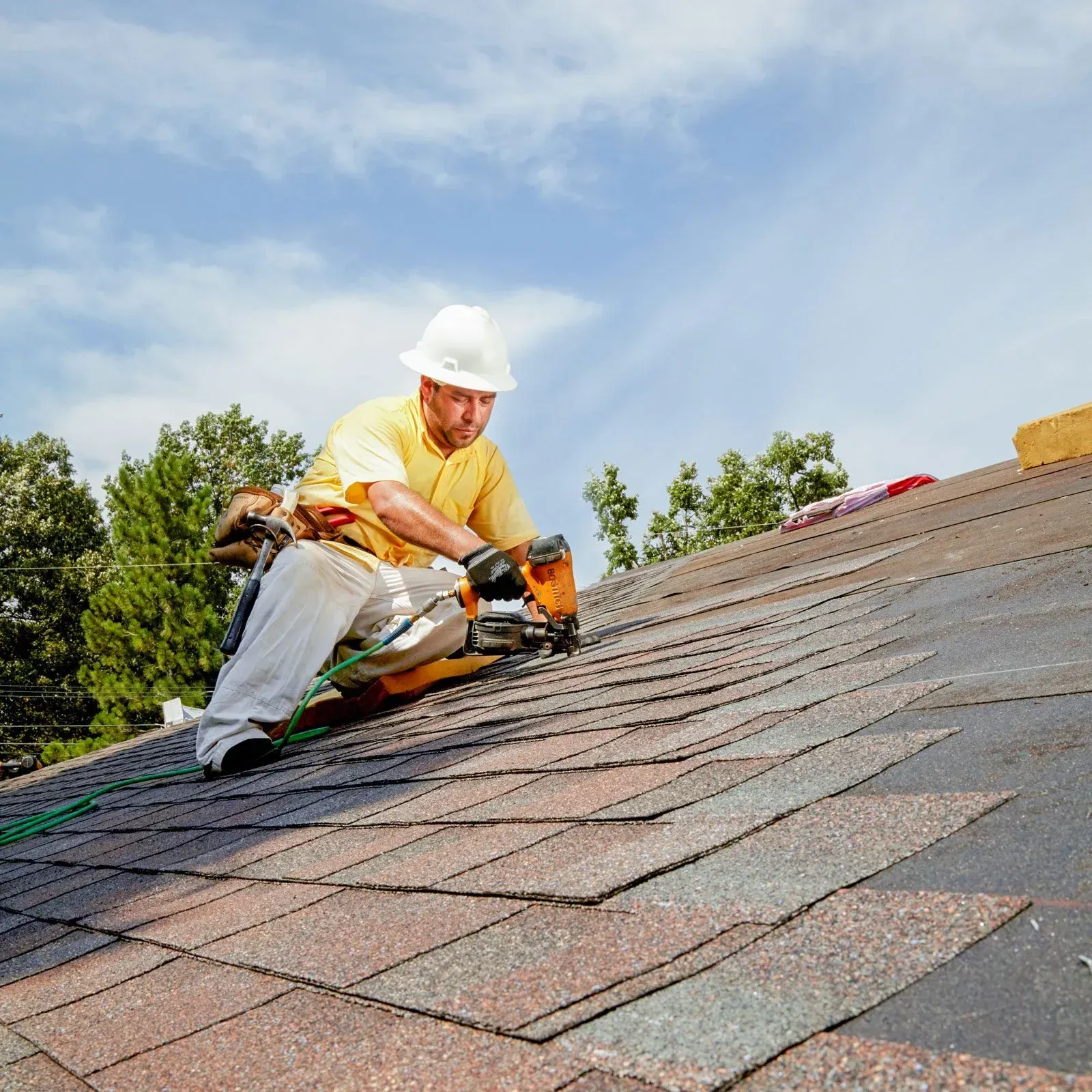 Pros and Cons of Replacing a Roof in Summer
