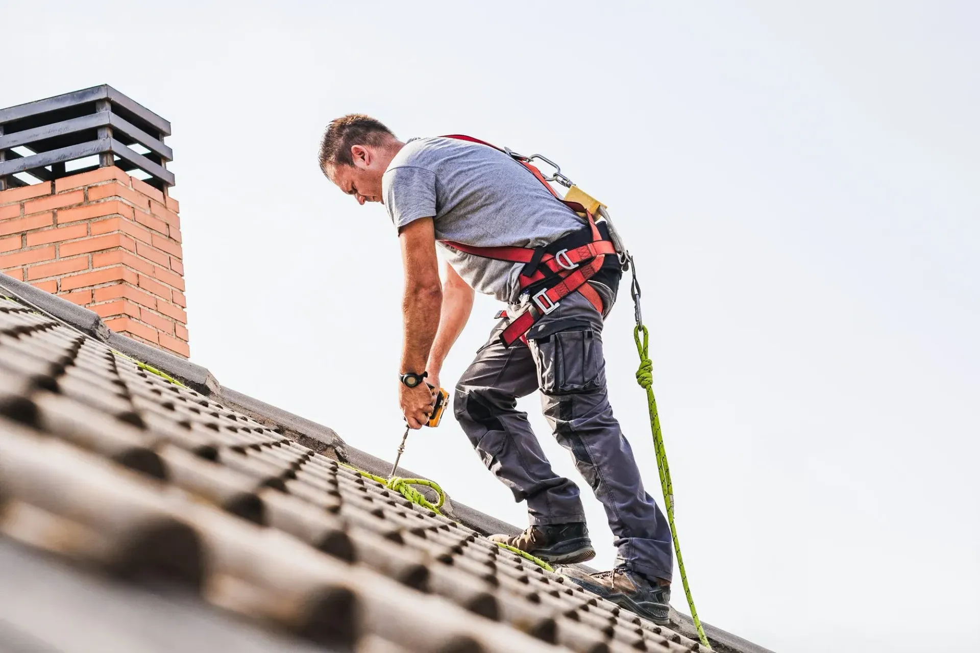 Safe and Effective Roof Cleaning: What Works and What to Avoid
