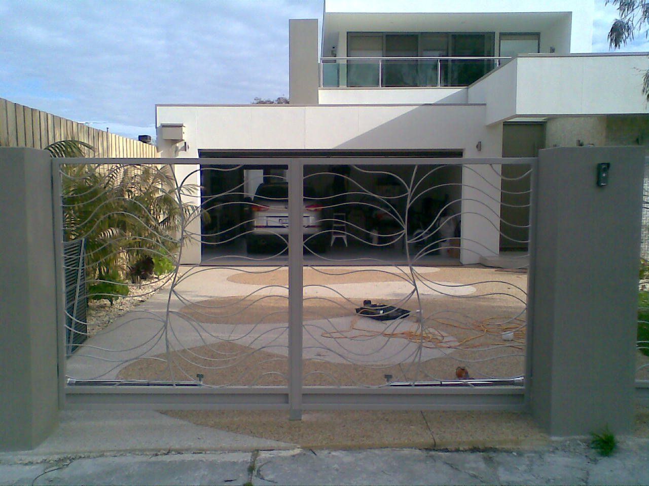 Curved Design Swing Gate - Cheltenham, VIC - Park Avenue Wrought Iron