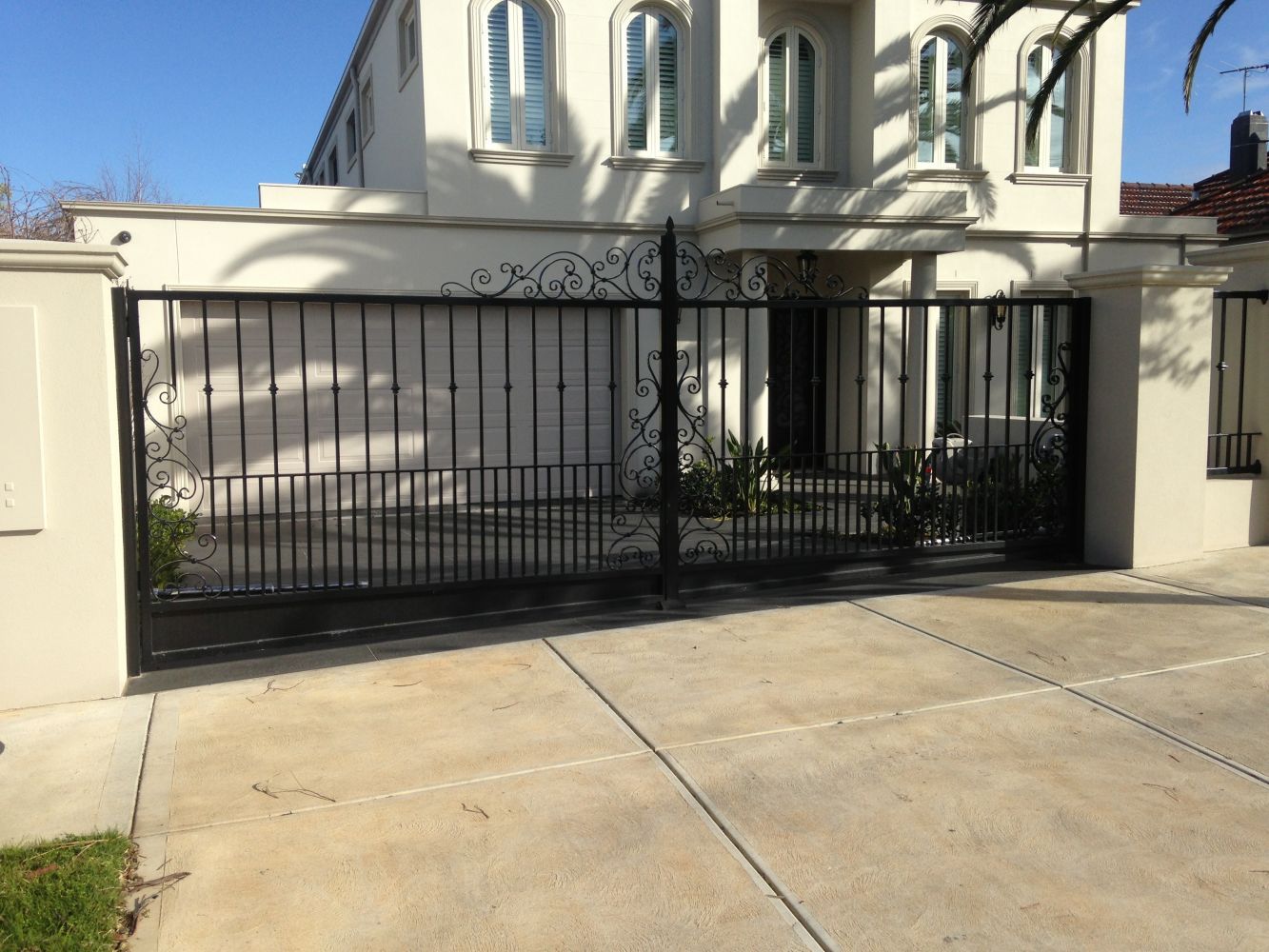 Wide Swing Gate In Large House - Cheltenham, VIC - Park Avenue Wrought Iron