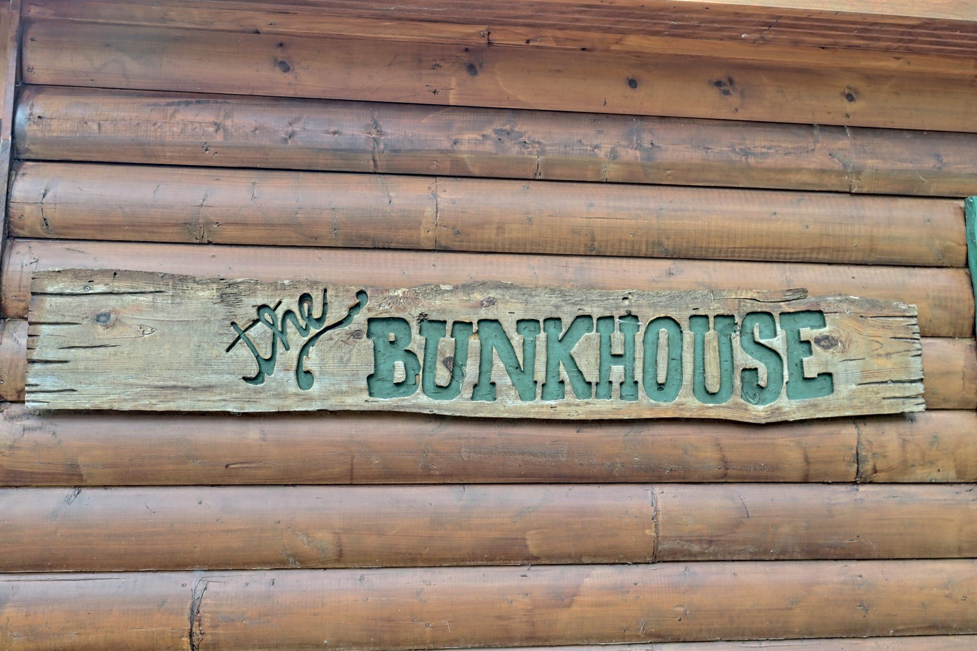 Image of the rental cabin sign 