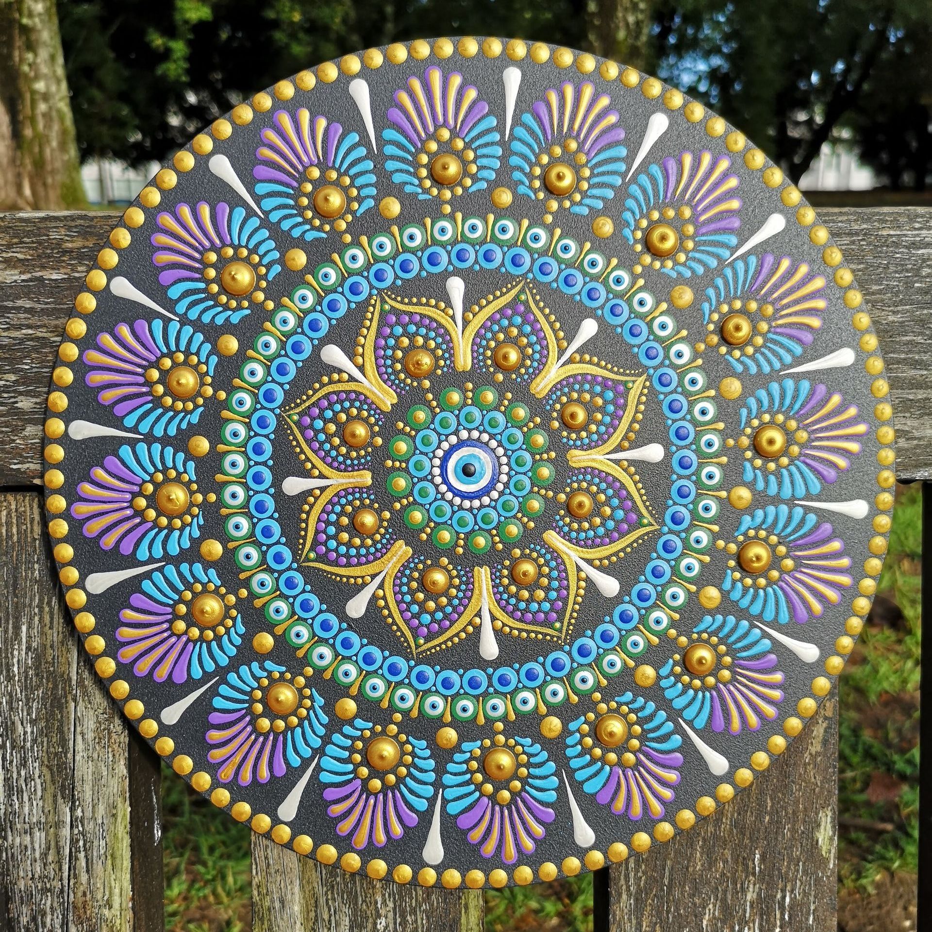 mandala pintada à mão olho grego