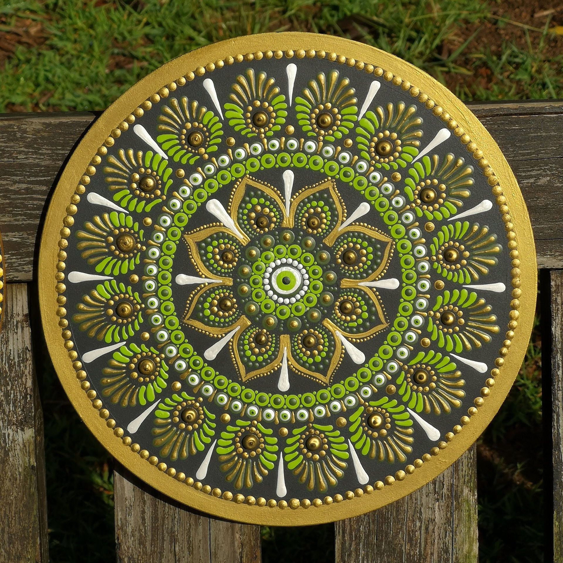 mandala pintada à mão olho grego