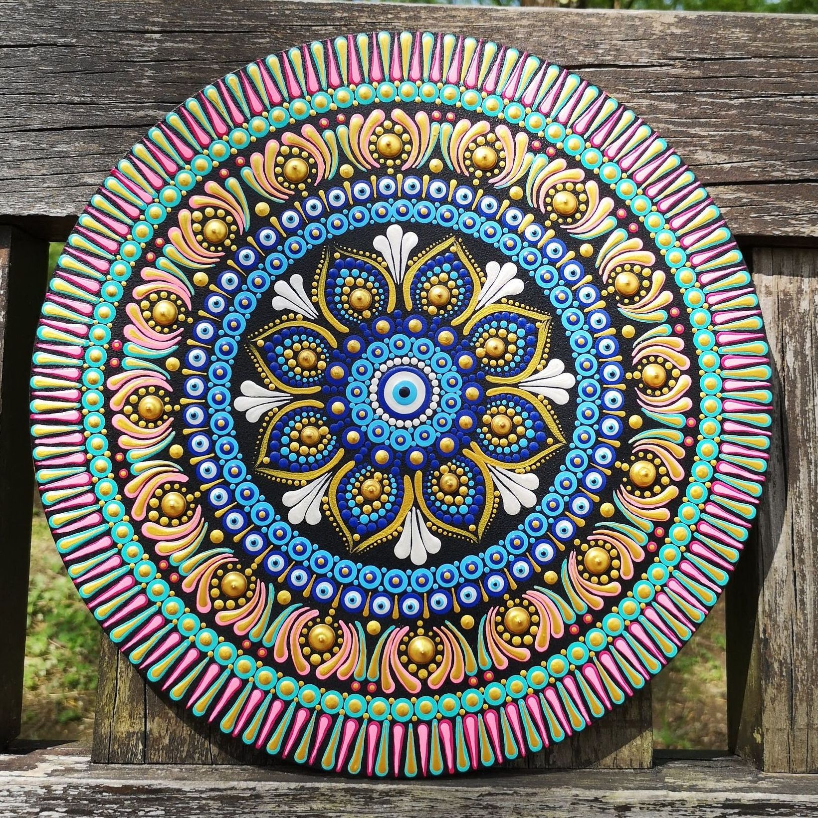 mandala pintada à mão olho grego