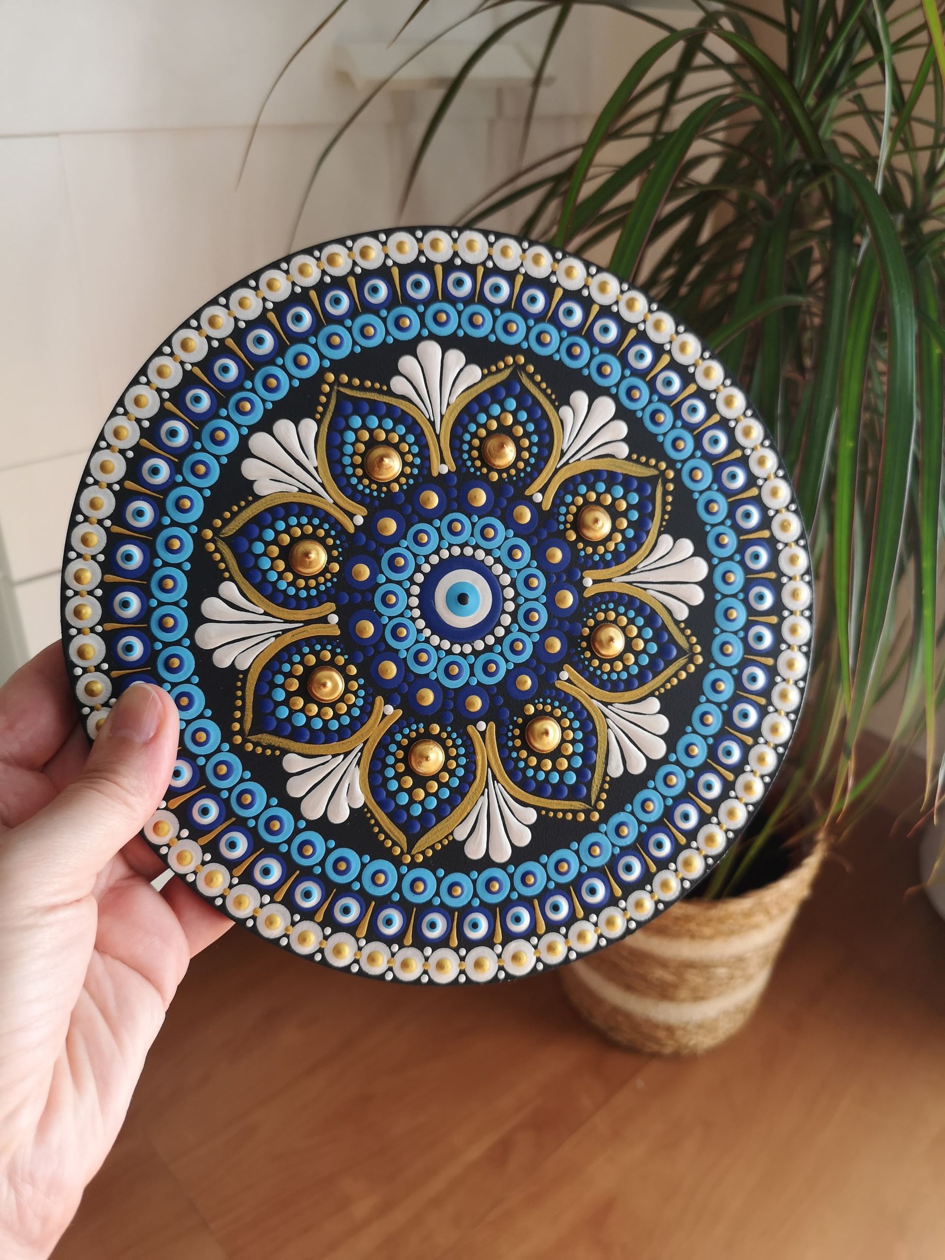 mandala pintada à mão olho grego