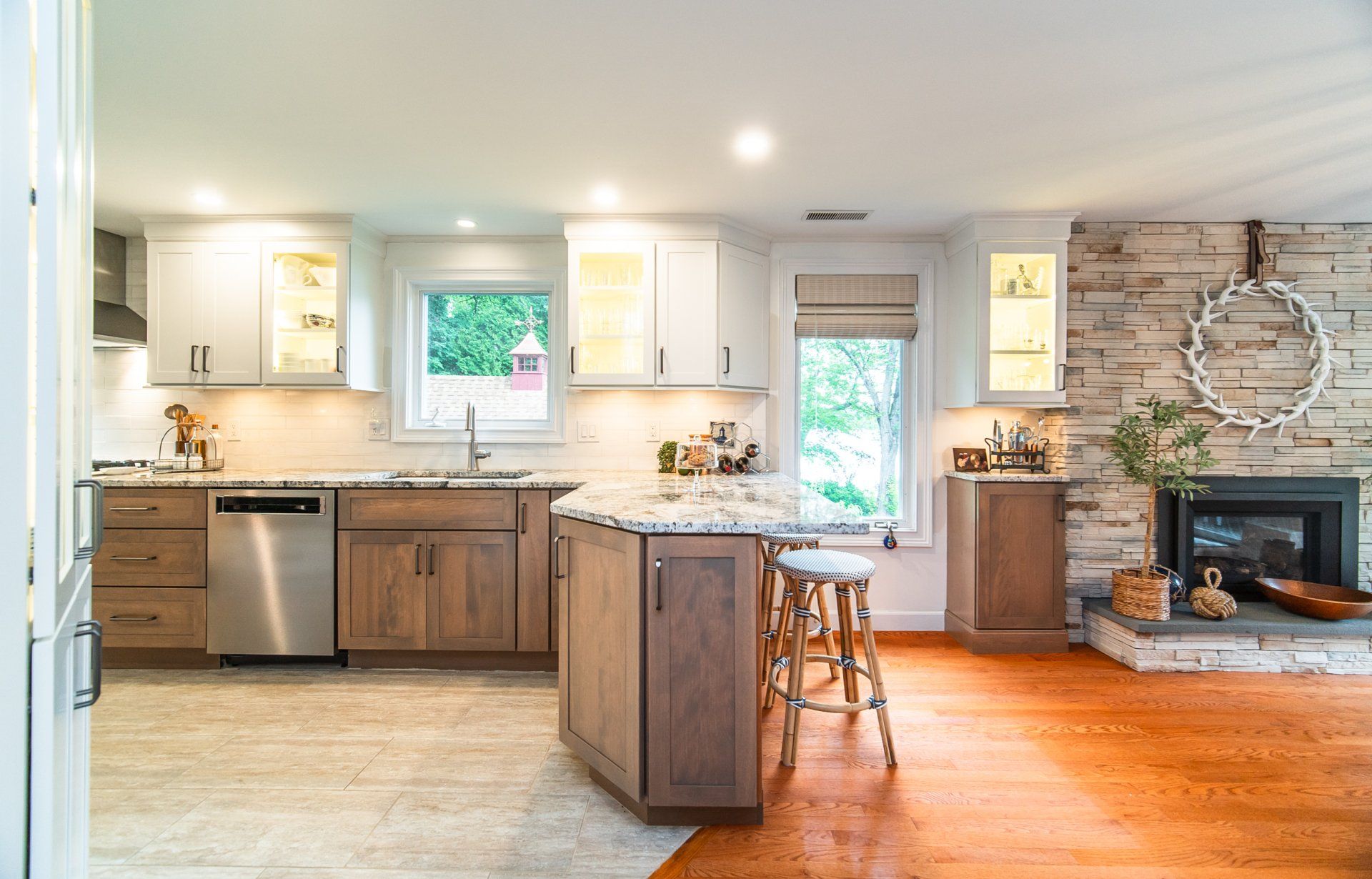 Kitchen Cabinets & Counters - Kitchen Living LLC in Marlborough, CT
