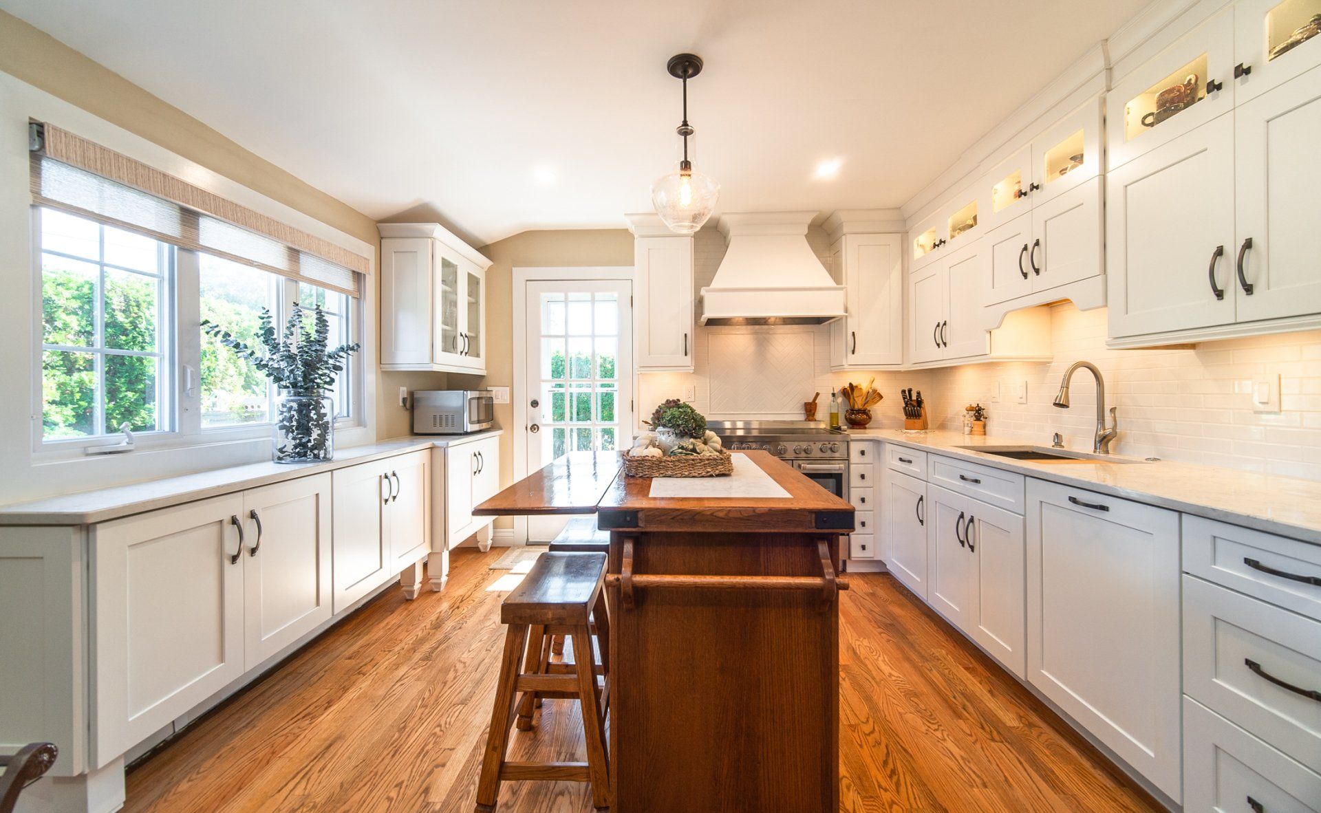 Kitchen Cabinets & Counters - Kitchen Living LLC in Marlborough, CT