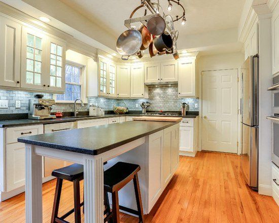 White + Black = Classic Kitchen