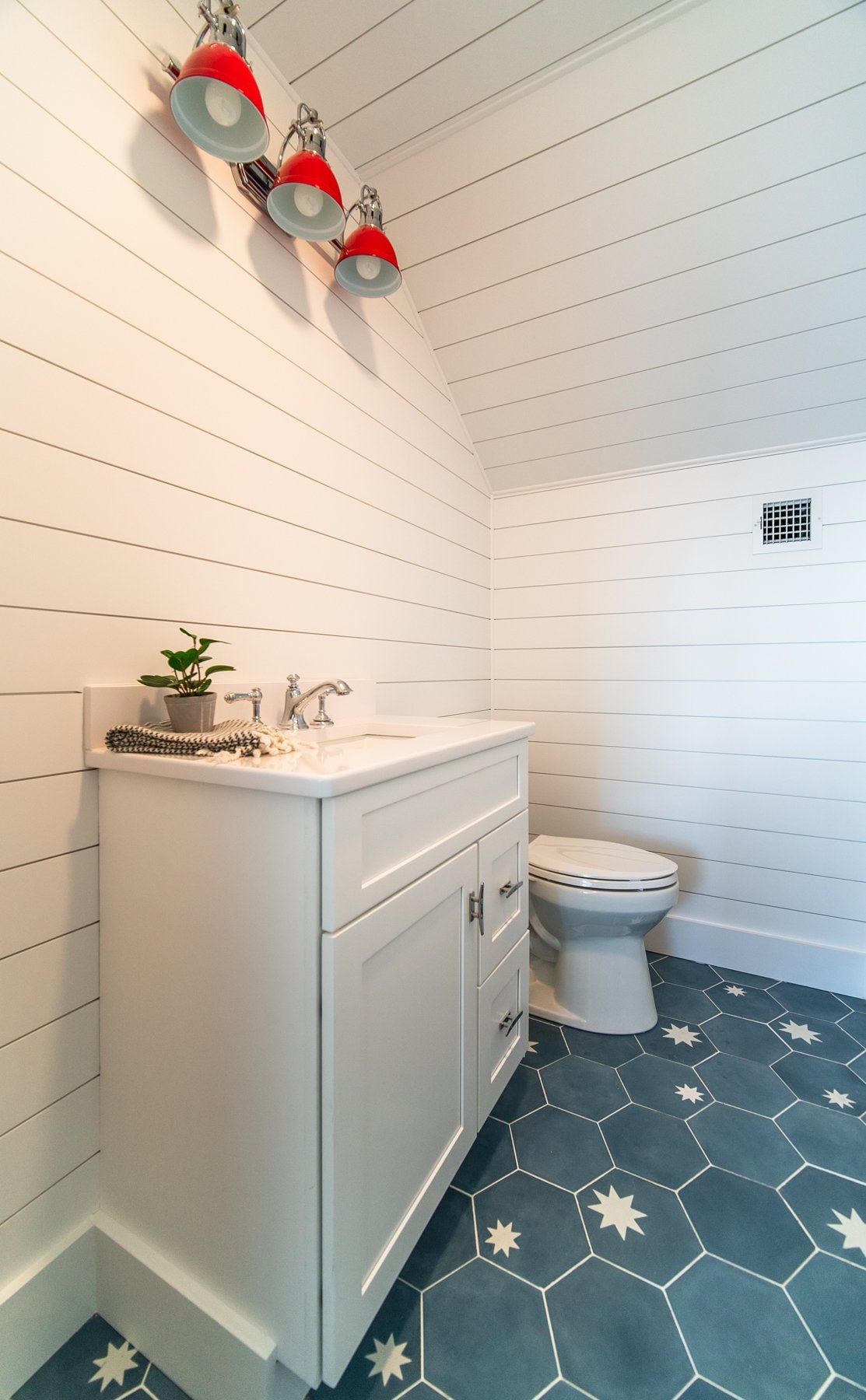 Kitchen Cabinets & Counters - Kitchen Living LLC in Marlborough, CT