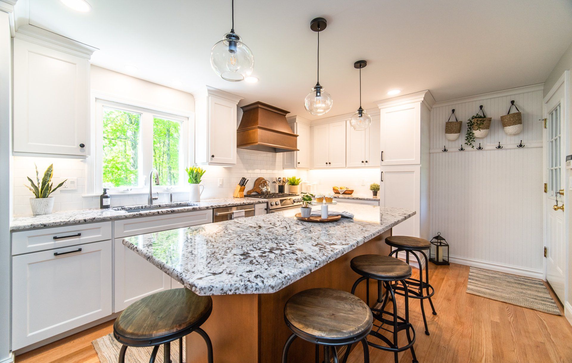 Kitchen Cabinets & Counters - Kitchen Living LLC in Marlborough, CT