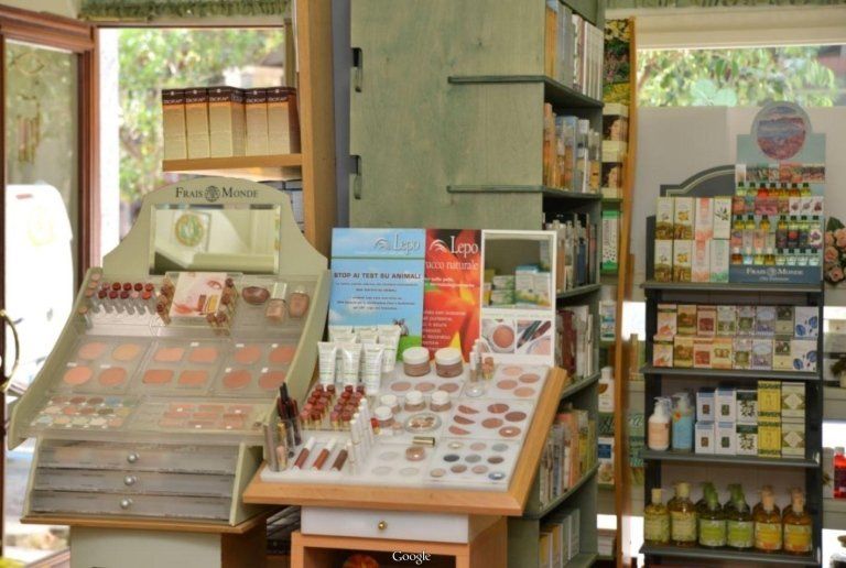 Esposizione prodotti di erboristeria