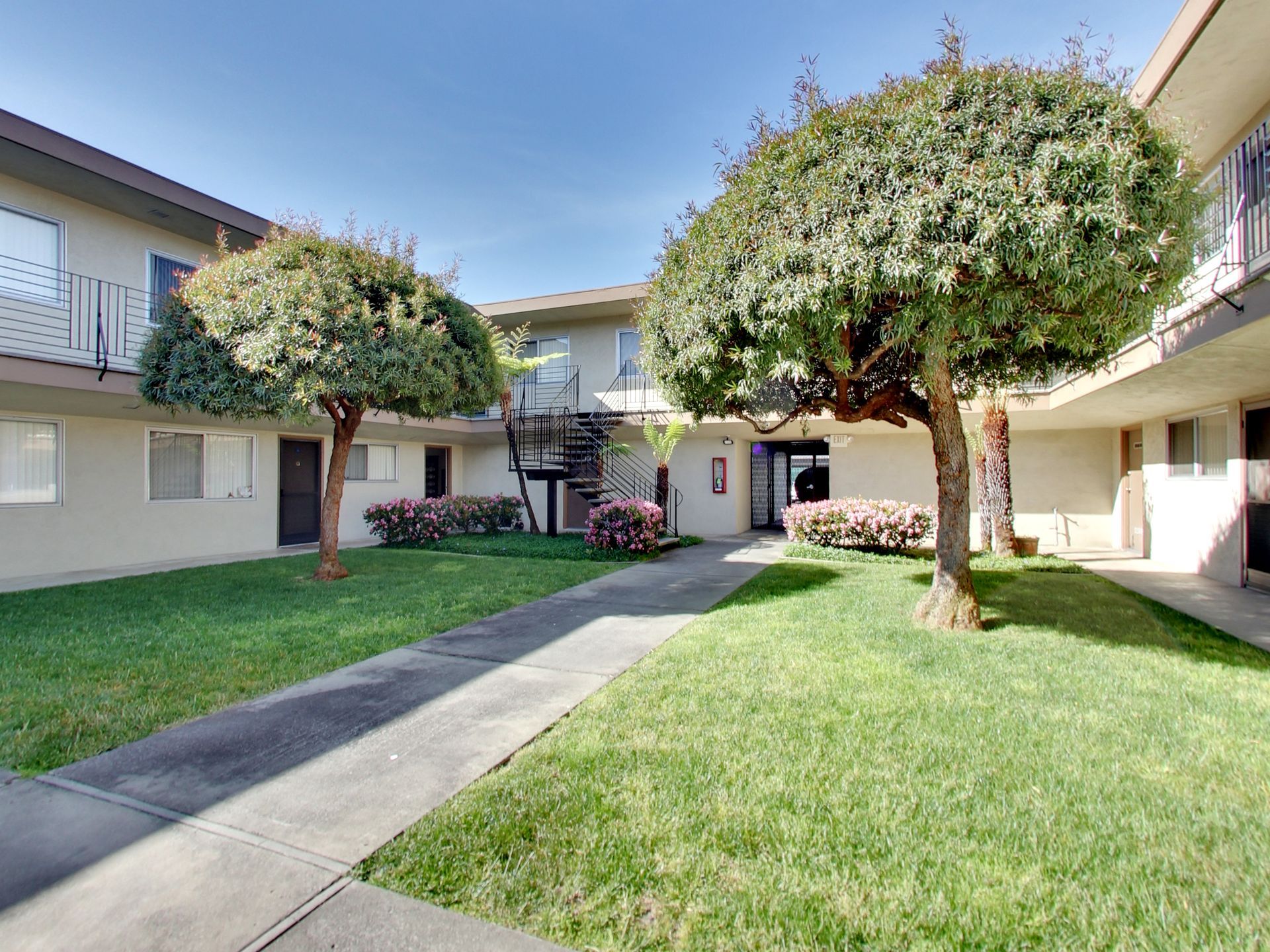 front facing photo of 270 perkins apartment building