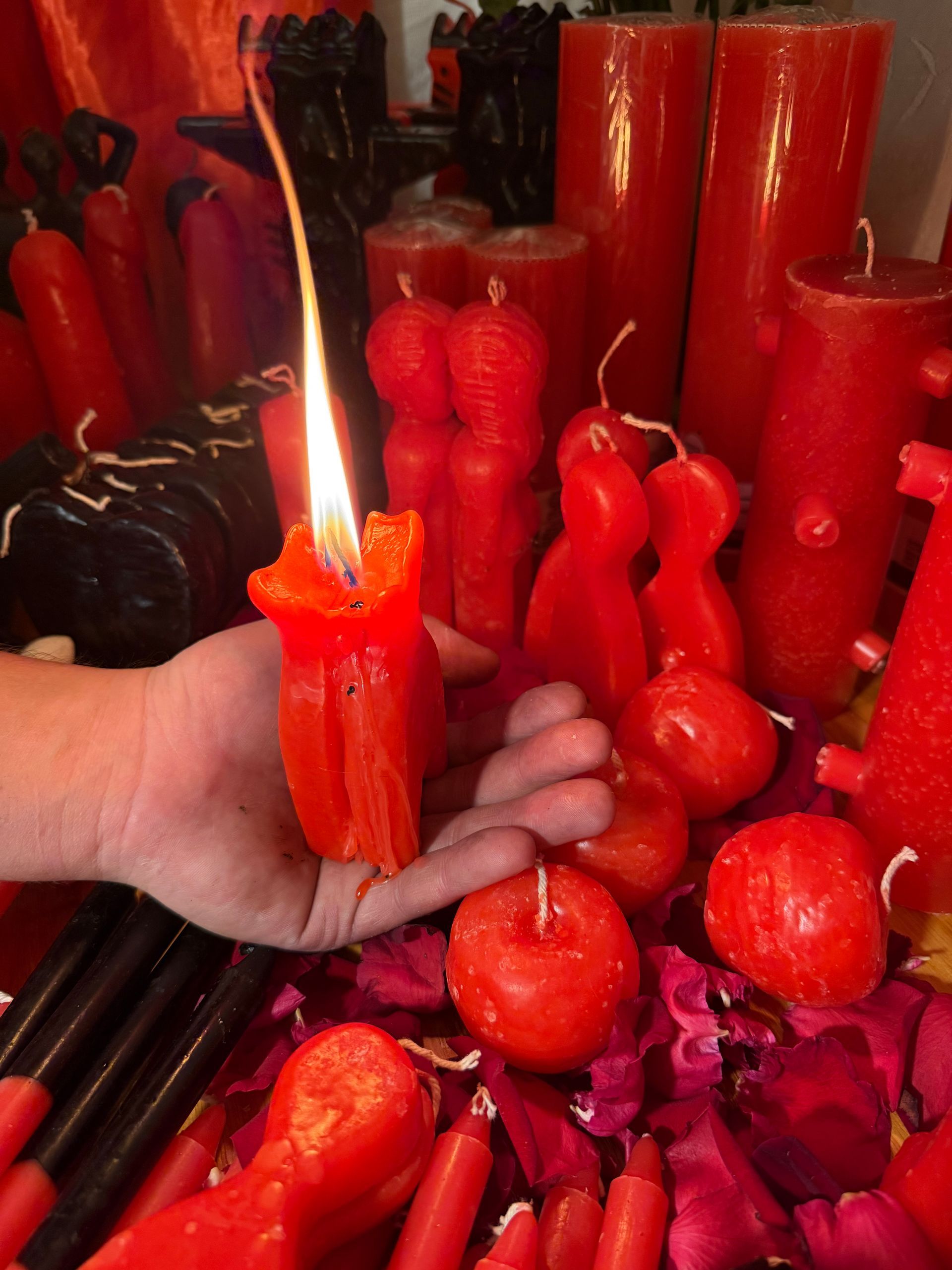 Botella de aceite de romero “Hierbas del Oasis” con dosificador.