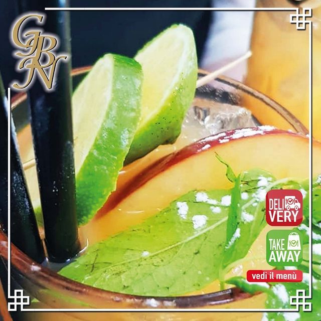 Cocktail con frutta fresca