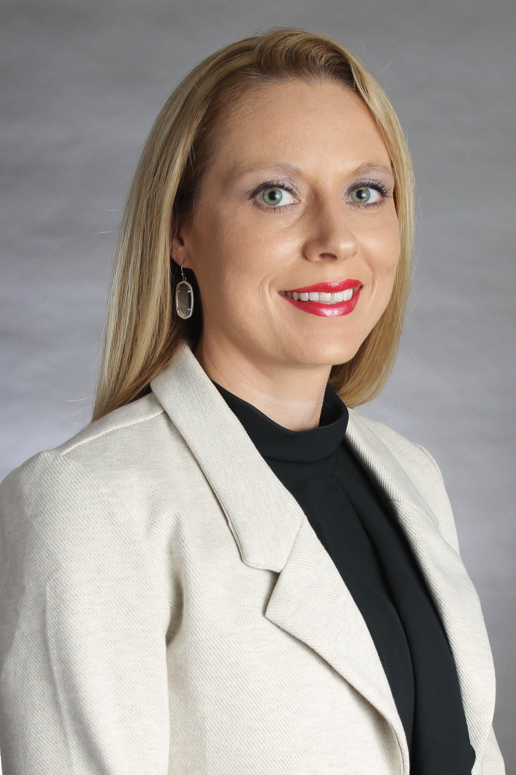 LIZ MASSEY, RN HEADSHOT