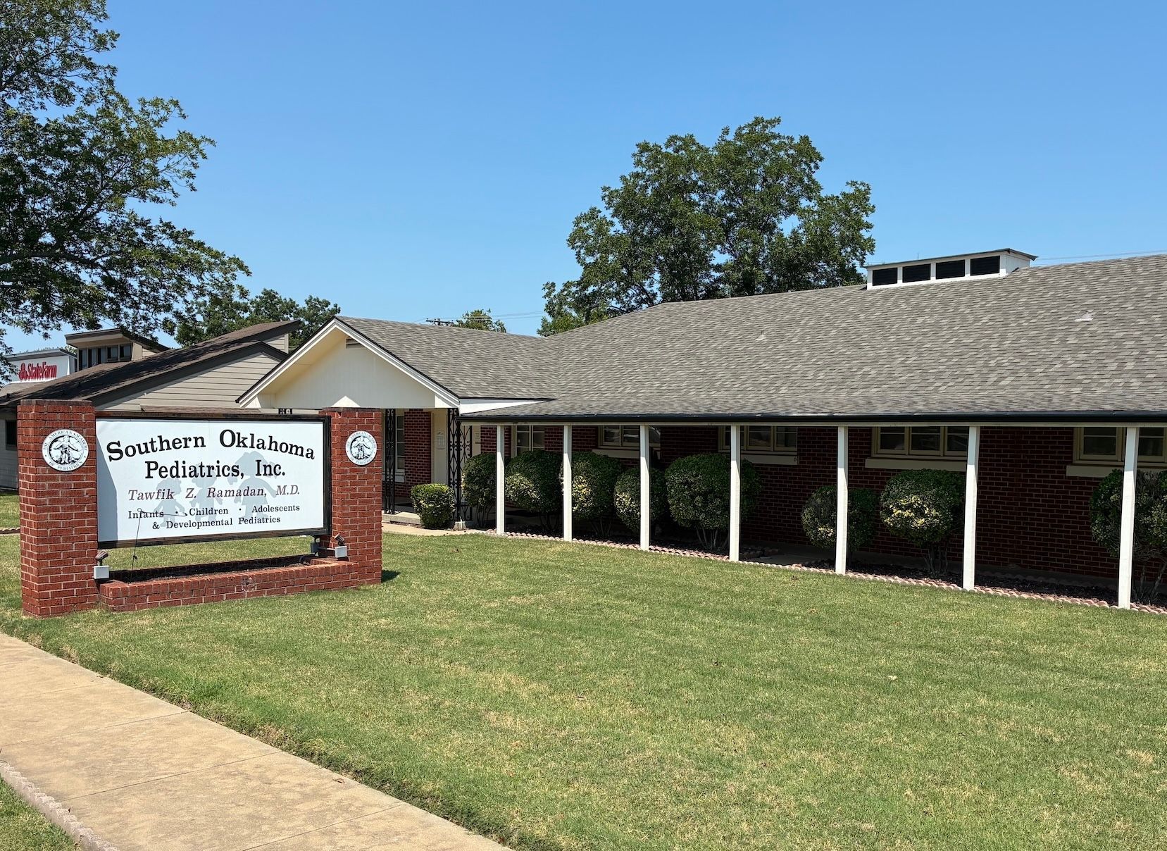 Exterior photo of the The Kids Clinic building