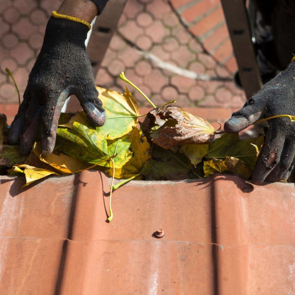 best-way-to-keep-gutters-clean