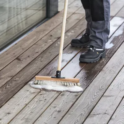 how-to-clean-composite-deck-boards