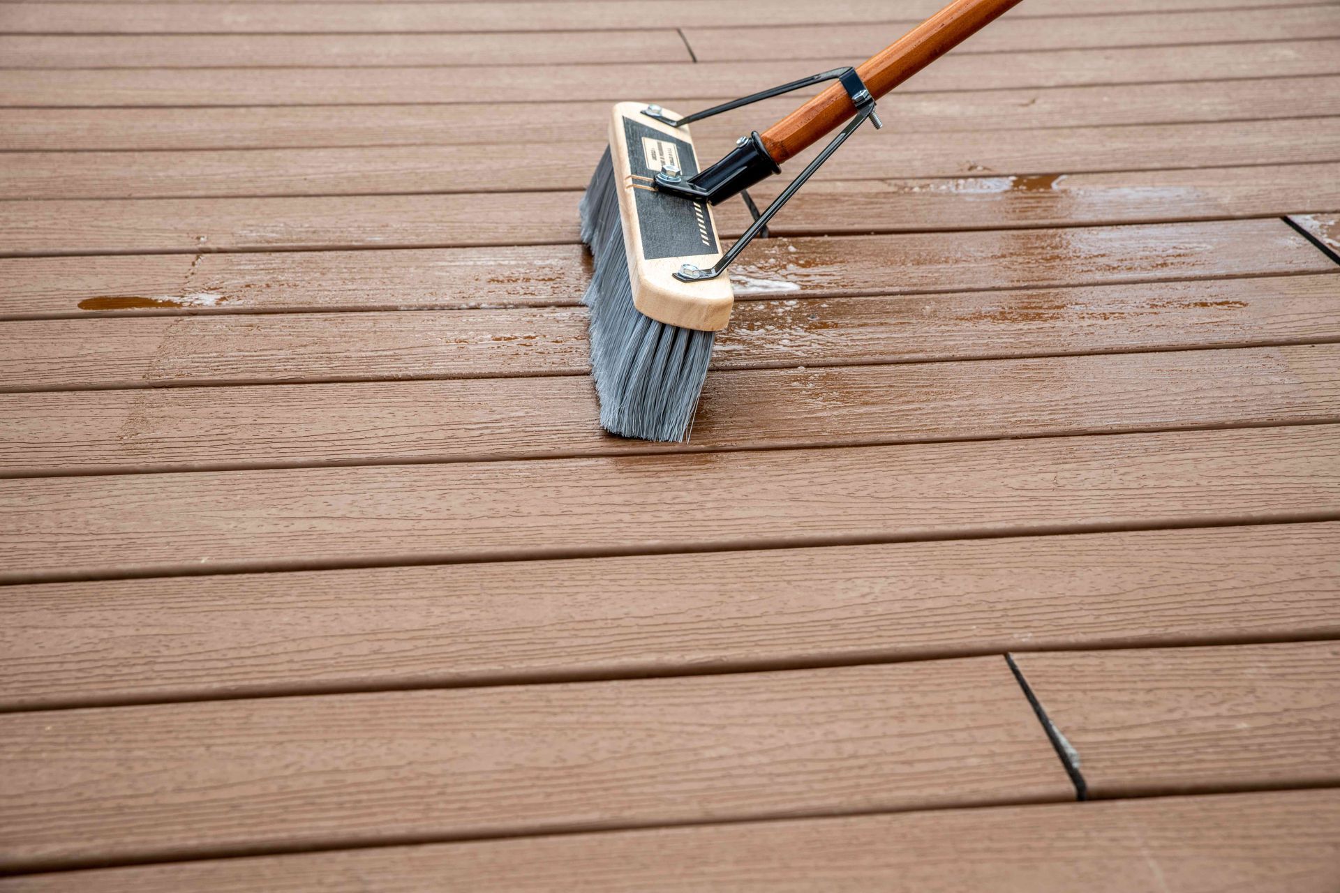 how-to-clean-composite-decking