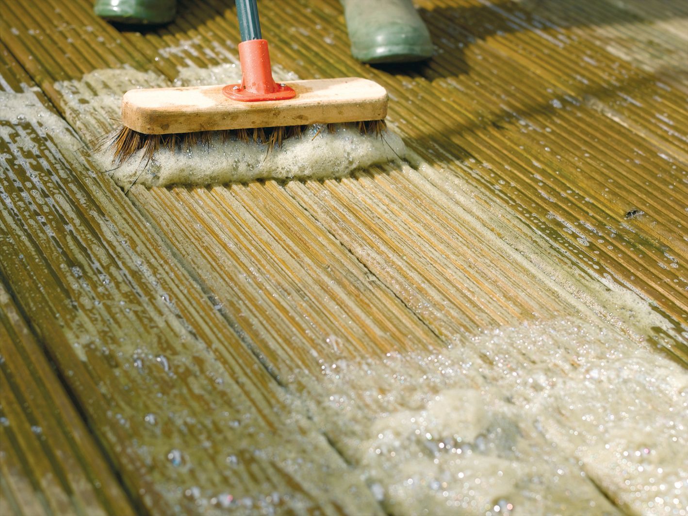 how-to-clean-decking-safely