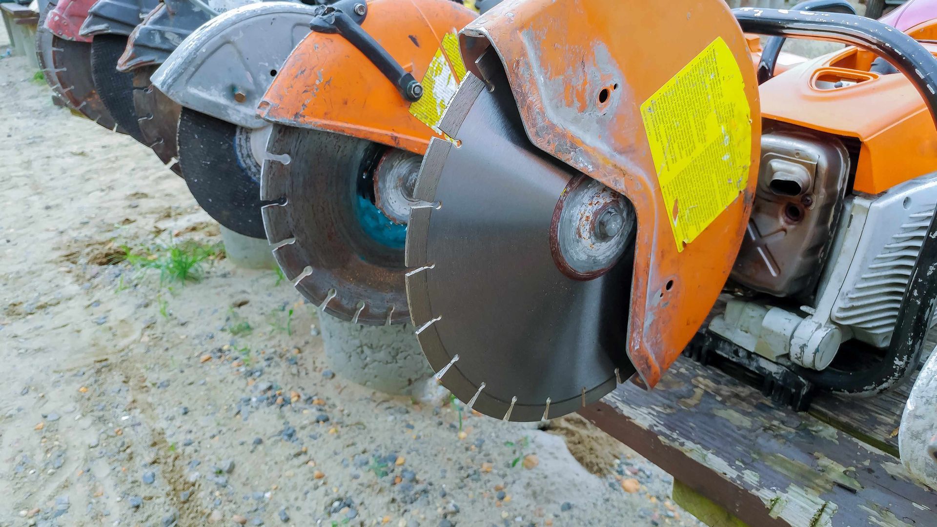 a machine used to cut concrete